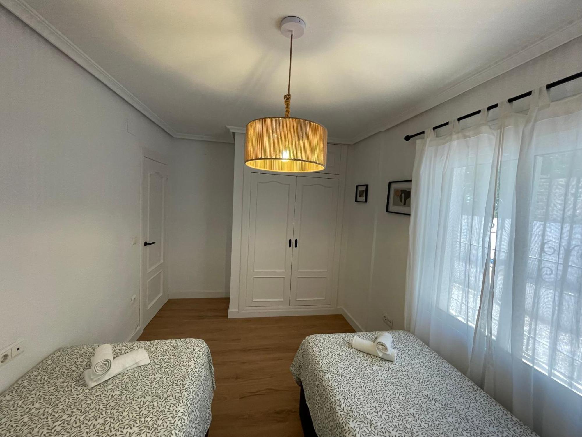 Villa Con Piscina A 5 Min A Pie De La Playa Y Pau5 Ел Кампело Екстериор снимка